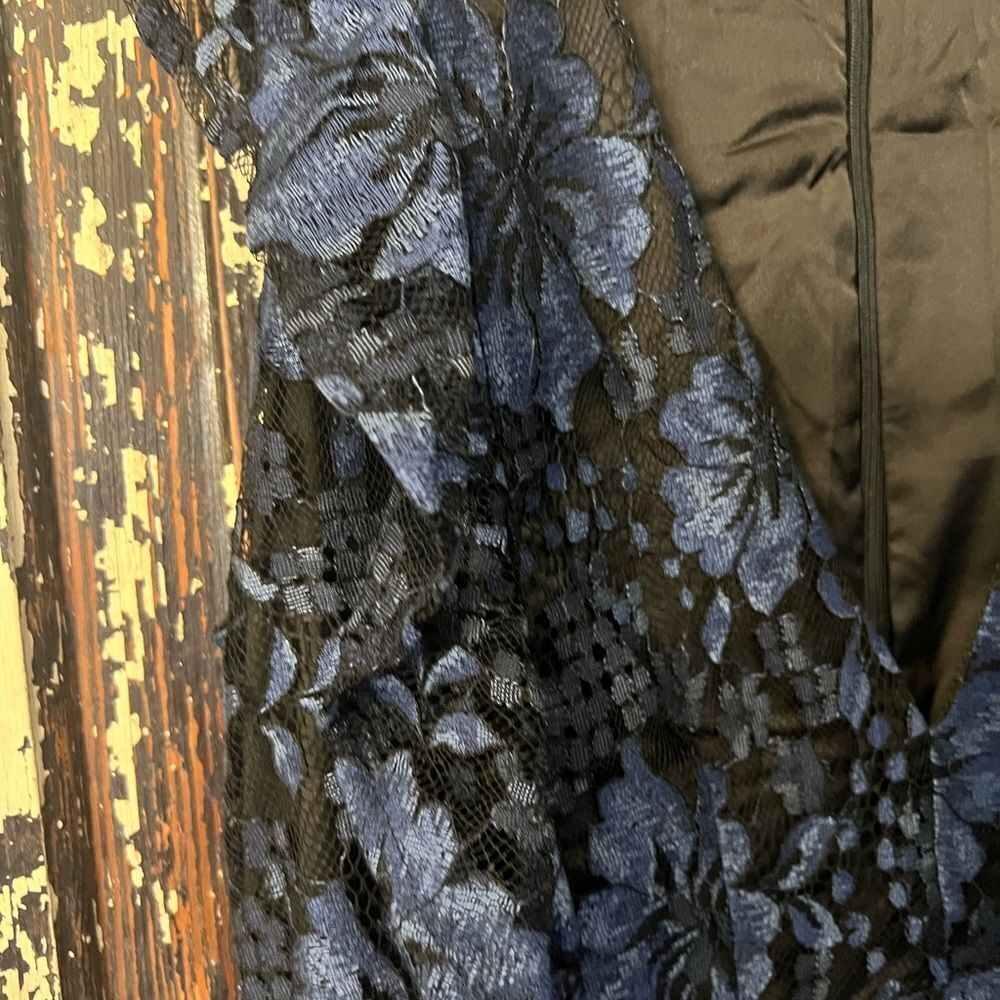 Lulu’s Lace blue and black floral long evening gown. Size Medium. Ruffle neck. - Picture 5 of 10